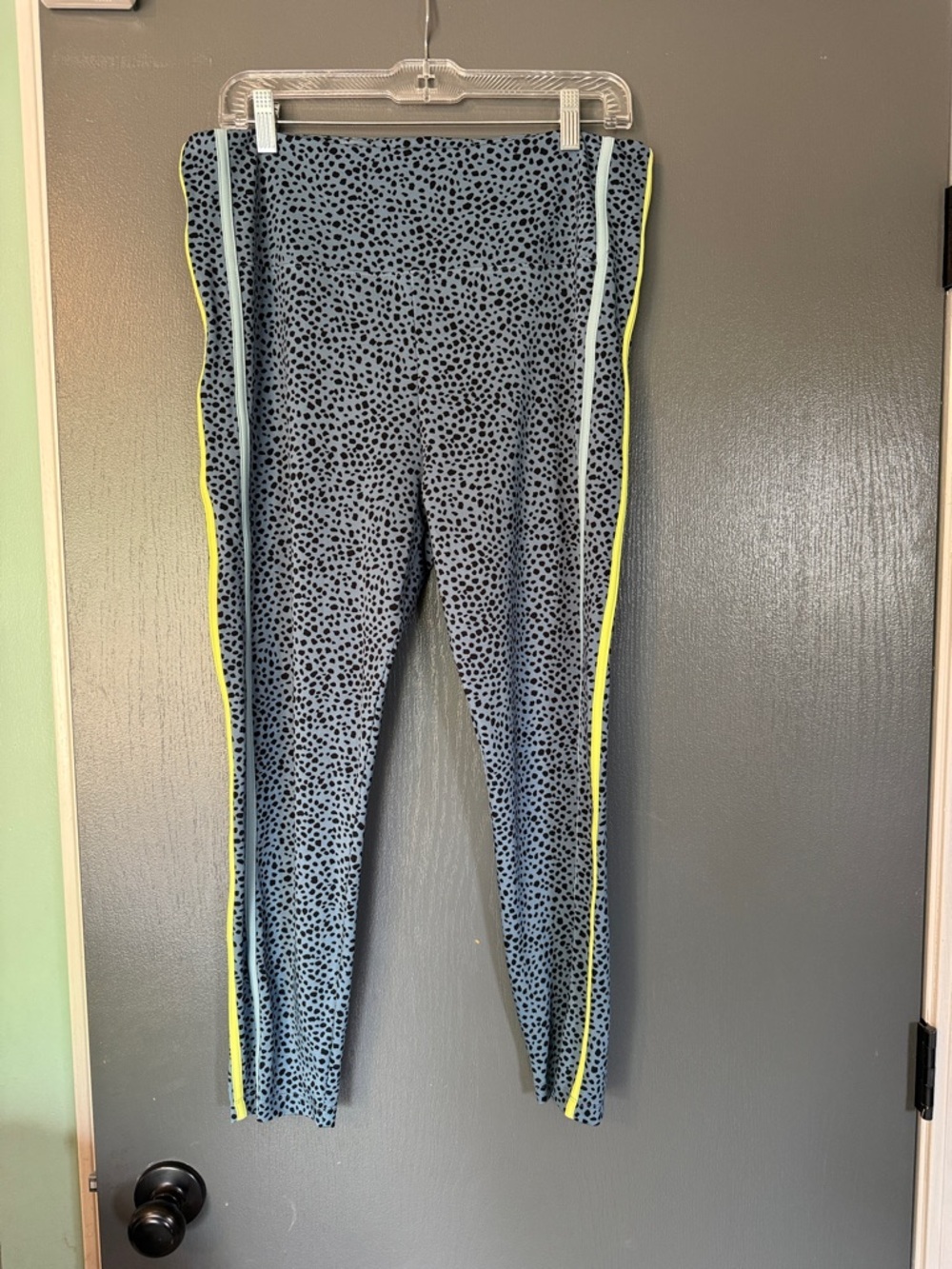 Lou & Grey Blue & Black Butter soft Animal Print Leggings